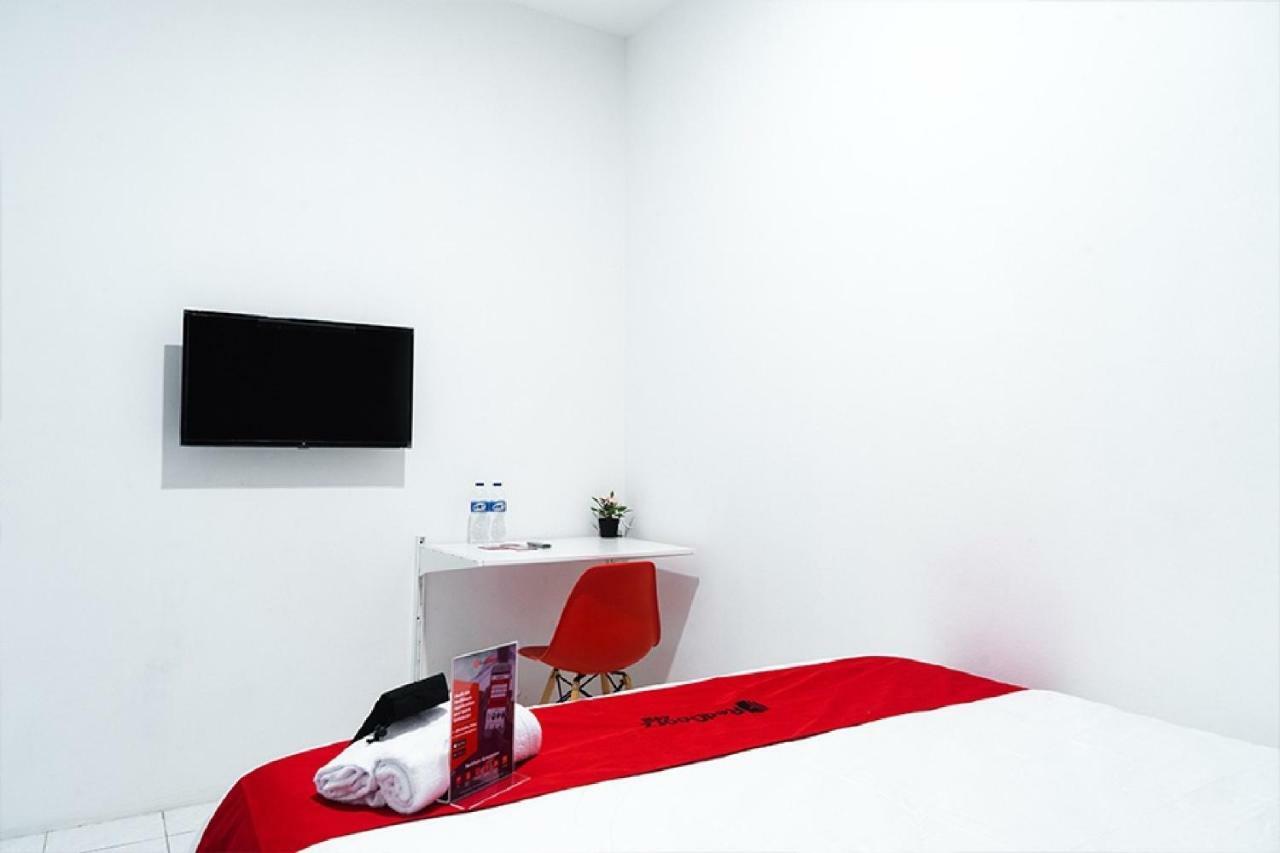 Reddoorz Near Seasons City Mall Джакарта Экстерьер фото
